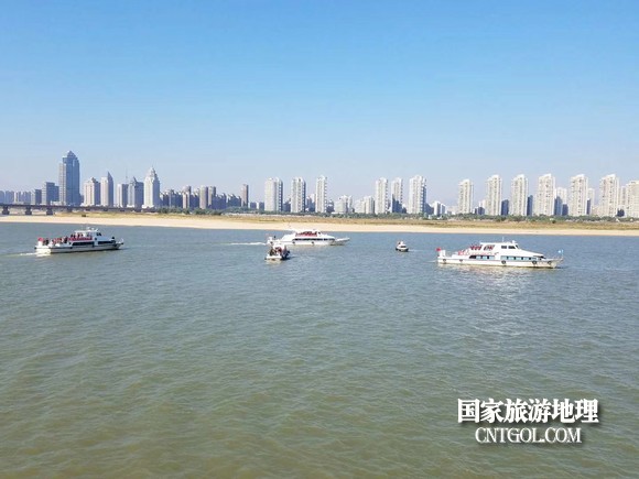 江西開展呵護一湖清水，嚴厲打擊非法采砂行動（圖）